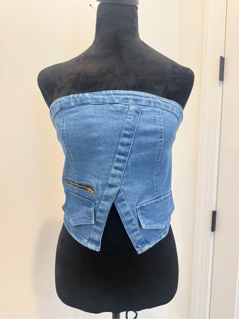 La Armario ‘Denim Strapless Top’